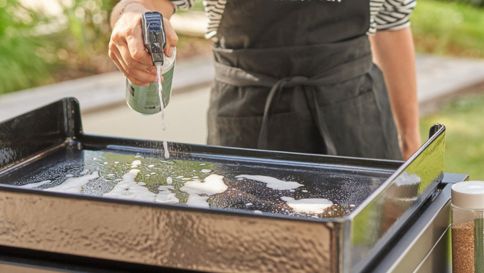 Comment nettoyer sa plancha en fonte émaillée ?
