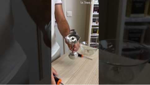 SAV - Comment enlever le couteau sur un mixeur Dynamix ?