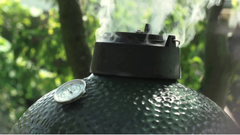 Zoom - Pr&eacute;sentation du Barbecue Mediuam Big Green Egg