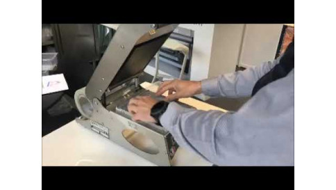 Tuto - Comment utiliser l'operculeuse de barquettes BARQ 150 CCM ?
